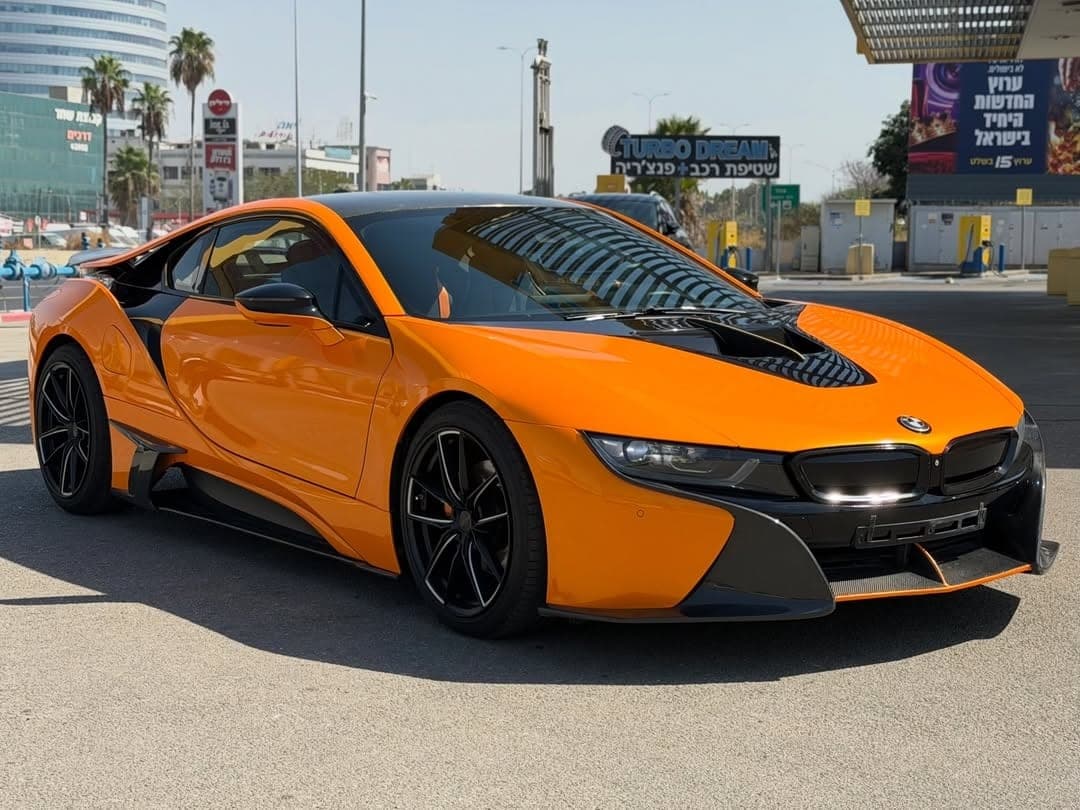ב.מ.וו I8